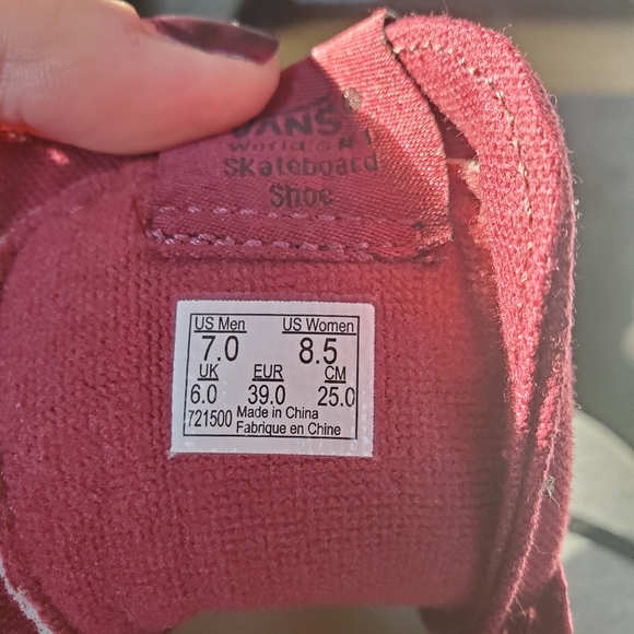 VANS - Picture 3 of 4